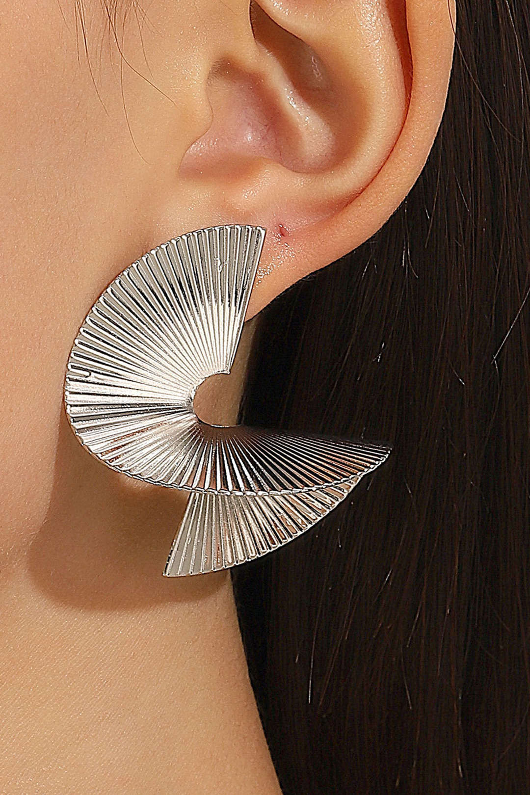 Maelina™︱Pendientes de diseño en metal plisado