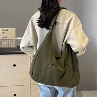 SELVA VERDE | BANDOLERA DE NYLON IMPERMEABLE